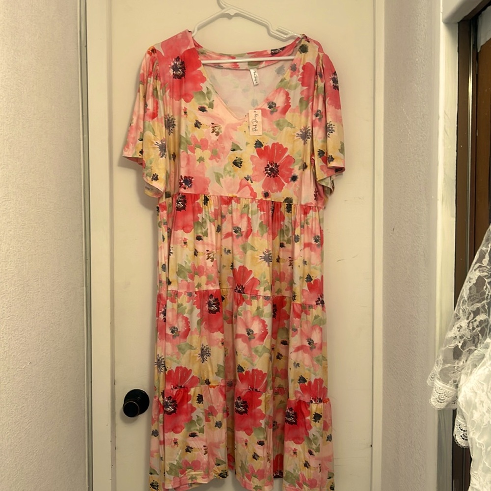 Pink daisy brand light weight silky material